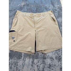 Columbia PFG Omni-Shield Men's Khaki Flat Front Cargo Shorts Size 42 Stretch